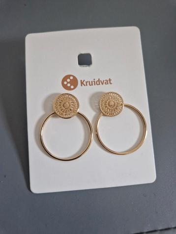 NIEUW! Goudkleurige oorbellen | Ronde oorbellen  beschikbaar voor biedingen