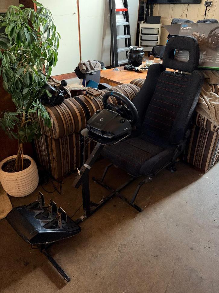 Logitech G923 + Shifter + Stoel en frame (PC&Xbox), Spelcomputers en Games, Spelcomputers | Xbox | Accessoires, Zo goed als nieuw