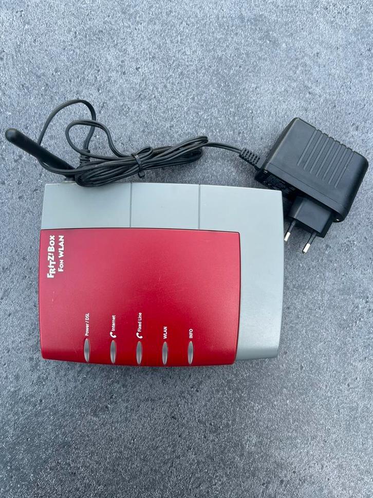 FRITZ!Box Fon WLAN 7170 – met adapter – goed werkend!, Computers en Software, Routers en Modems, Zo goed als nieuw, Ophalen of Verzenden