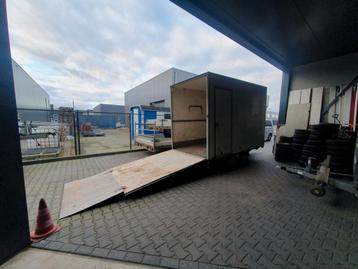  Van weel gesloten wagen 350x240x190 zijdeur en klep nu 1850 beschikbaar voor biedingen