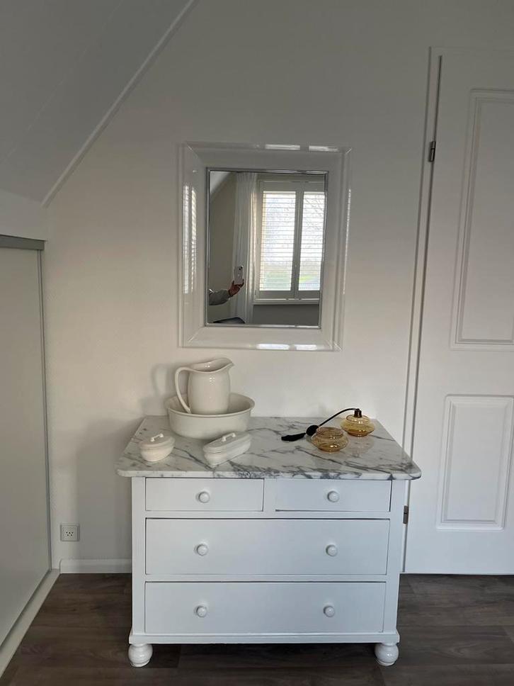 Grenen commode met marmer blad, spiegel & accessoires, Huis en Inrichting, Kasten | Dressoirs, Gebruikt, 50 tot 100 cm, 25 tot 50 cm