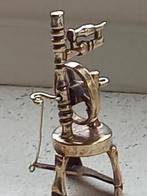 OUD  ZILVEREN SPINNEWIEL (ZWAARDJE ) COMPLEET EN WERKEND, Ophalen of Verzenden