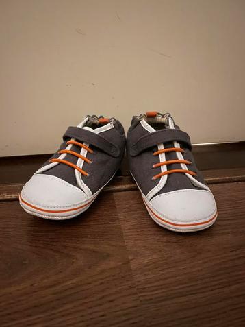 Kinder schoenen maat 22 beschikbaar voor biedingen