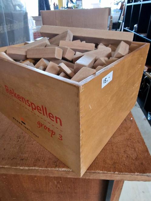 Kist vol "schoolblokken" van hout, Kinderen en Baby's, Speelgoed | Bouwstenen, Gebruikt, Overige merken, Ophalen of Verzenden