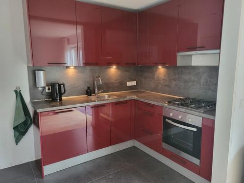 L-vormige keuken rood, Huis en Inrichting, Keuken | Complete keukens, Gebruikt, Hoekkeuken, Rood, Ophalen