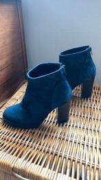 Laarsjes Minelle navy suède 35, Kleding | Dames, Schoenen, Ophalen of Verzenden, Gedragen, Blauw