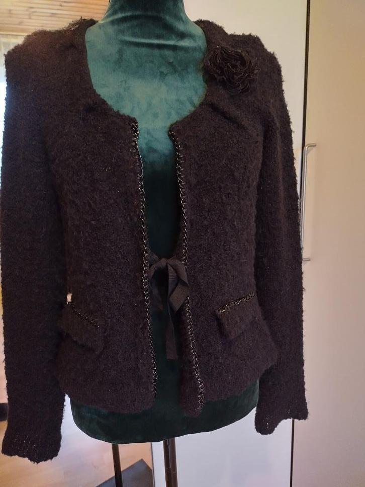 Te koop aangeboden: Zwart dames jasje  , Kleding | Dames, Jasjes, Kostuums en Pakken, Zo goed als nieuw, Jasje, Maat 38/40 (M)