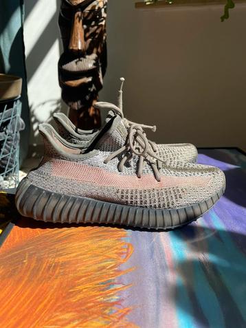 Yeezy Boost 350 V2 – Maat 38 – Bijna Nieuw! beschikbaar voor biedingen