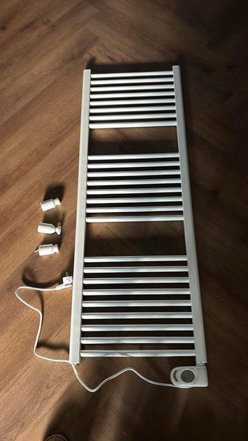 Badkamer radiator “selmo musa sw cl1 s” beschikbaar voor biedingen