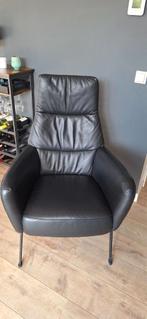 Zwart lederen Prominent stoel met verstelbare hoofdsteun., Huis en Inrichting, Fauteuils, Ophalen, Zo goed als nieuw, 50 tot 75 cm