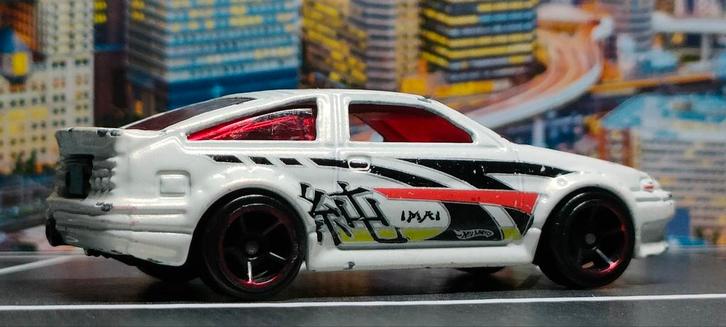 1986 Toyota AE-86 Corolla parelmoer wit Hot Wheels, Hobby en Vrije tijd, Modelauto's | Overige schalen, Zo goed als nieuw, Ophalen of Verzenden