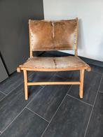 Stoere oosterse teak relax fauteuil met geitenvacht, Huis en Inrichting, Stoelen, Ophalen, Zo goed als nieuw, Bruin, Eén