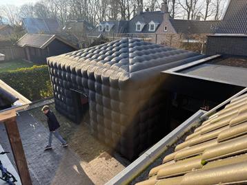 opblaasbare partytent beschikbaar voor biedingen
