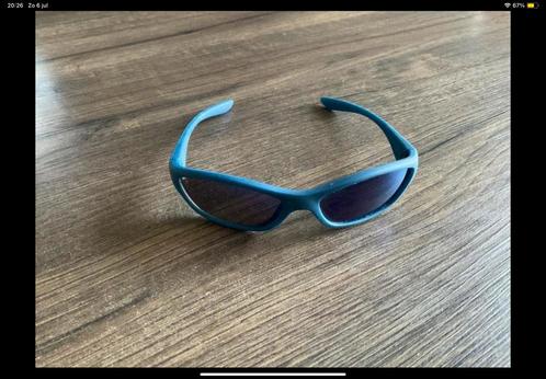 Babyzonnebril in beschermhoesje (KWF), Kinderen en Baby's, Kindermode-accessoires, Zo goed als nieuw, Ophalen of Verzenden