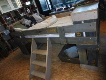 Stoere steigerhouten halfhoogslaper kinderbed izgs beschikbaar voor biedingen
