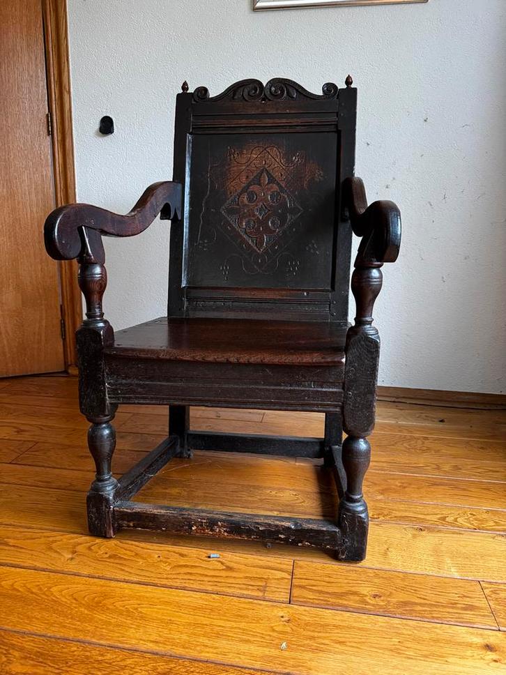 17e-eeuwse Jacobeaan handgesnede eiken fauteuil Tudor-paneel, Antiek en Kunst, Antiek | Meubels | Stoelen en Banken, Ophalen