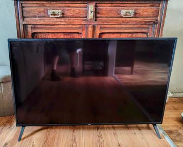 LG 49 inch HDR 4K tv beschikbaar voor biedingen