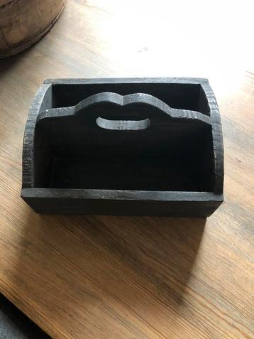 Houten bakje 2 vaks beschikbaar voor biedingen