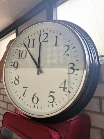 Ikea Bravur Wandklok 59 cm beschikbaar voor biedingen