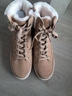 Nieuwe schoenen, Kleding | Dames, Ophalen of Verzenden, Nieuw, Beige, Sneakers of Gympen