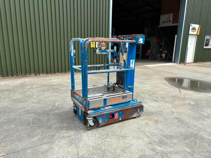 POWER tower Nano Sp masthoogwerker 4,5 meter (bj 2015), Zakelijke goederen, Machines en Bouw | Liften, Steigers en Ladders