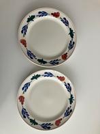 Twee grote 27 cm boerenbont borden Boch, Ophalen of Verzenden