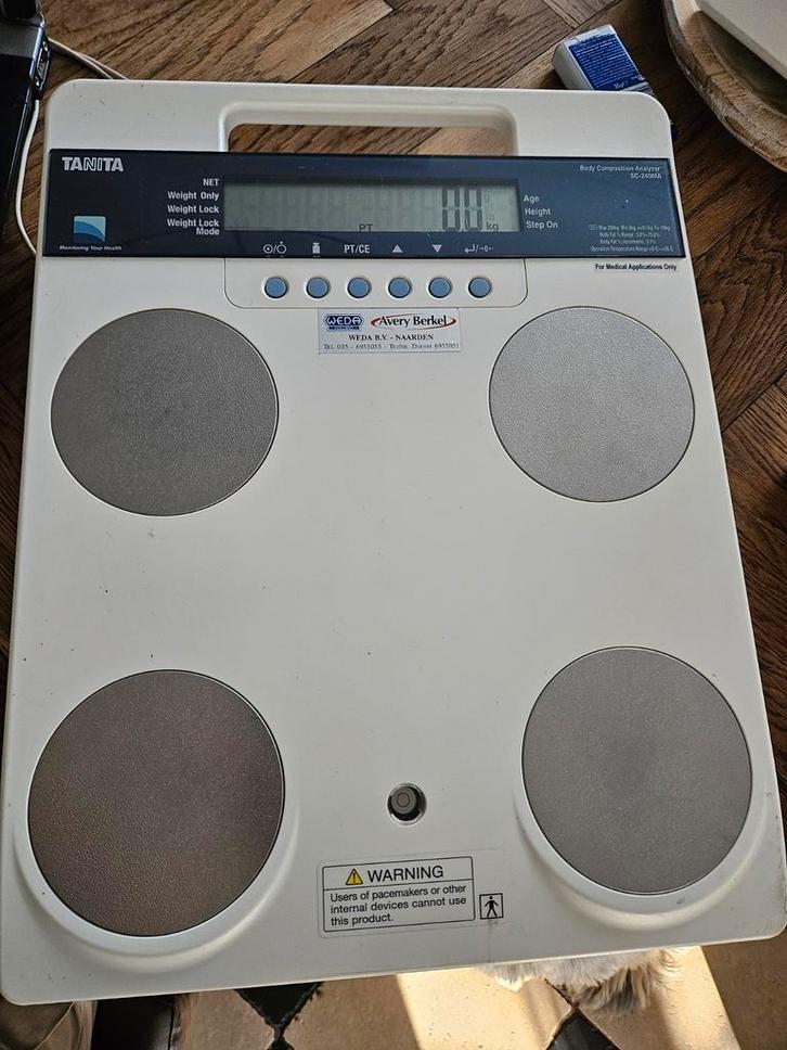 Tanita Body Composition Analyzer VC-270MA, Witgoed en Apparatuur, Weegschalen, Gebruikt, Digitaal, Personenweegschaal, 1 tot 500 gram