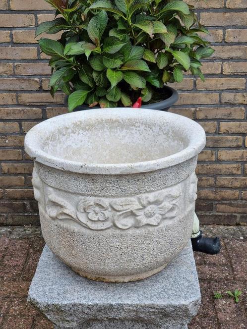 Zware betonnen plantenbak                              42 cm, Tuin en Terras, Bloembakken en Plantenbakken, Gebruikt, Beton, Balkon