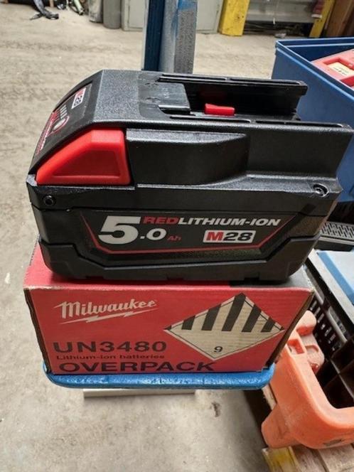 Milwaukee accu 5.0 Ah, Doe-het-zelf en Verbouw, Gereedschap | Machine-onderdelen en Toebehoren, Zo goed als nieuw, Ophalen