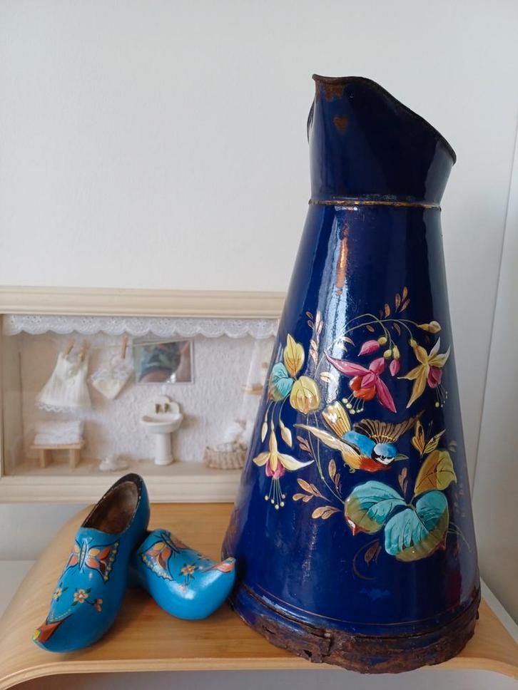 Decoratieve Lampetkan met dik opgelegde Putter en Bloemen, Antiek en Kunst, Antiek | Emaille, Ophalen of Verzenden