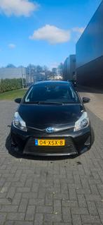 Toyota Yaris 1.5 Full Hybrid CVT 5DR 2012 Zwart, Auto's, 1497 cc, 74 pk, 4 cilinders, Navigatiesysteem
