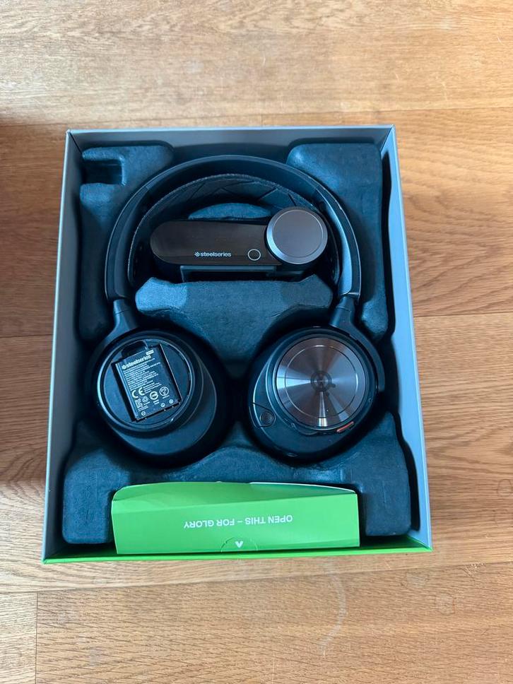 Steelseries Arctis Nova Pro Wireless, Computers en Software, Headsets, Zo goed als nieuw, Over-ear, Draadloos, Gaming headset
