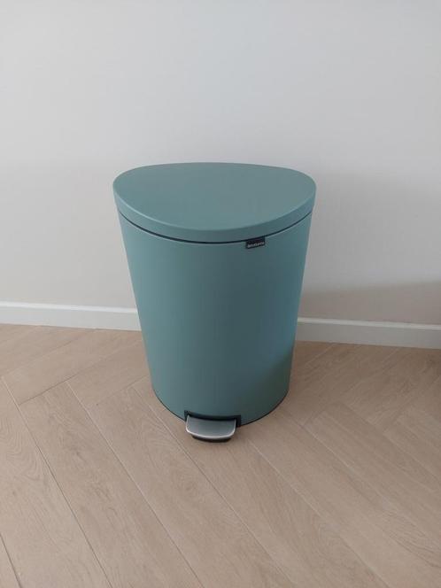 Brabantia FlatBack+ pedaalemmer prullenbak - als nieuw, Huis en Inrichting, Woonaccessoires | Prullenbakken, Zo goed als nieuw