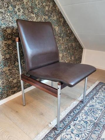 Thereca stoel beschikbaar voor biedingen