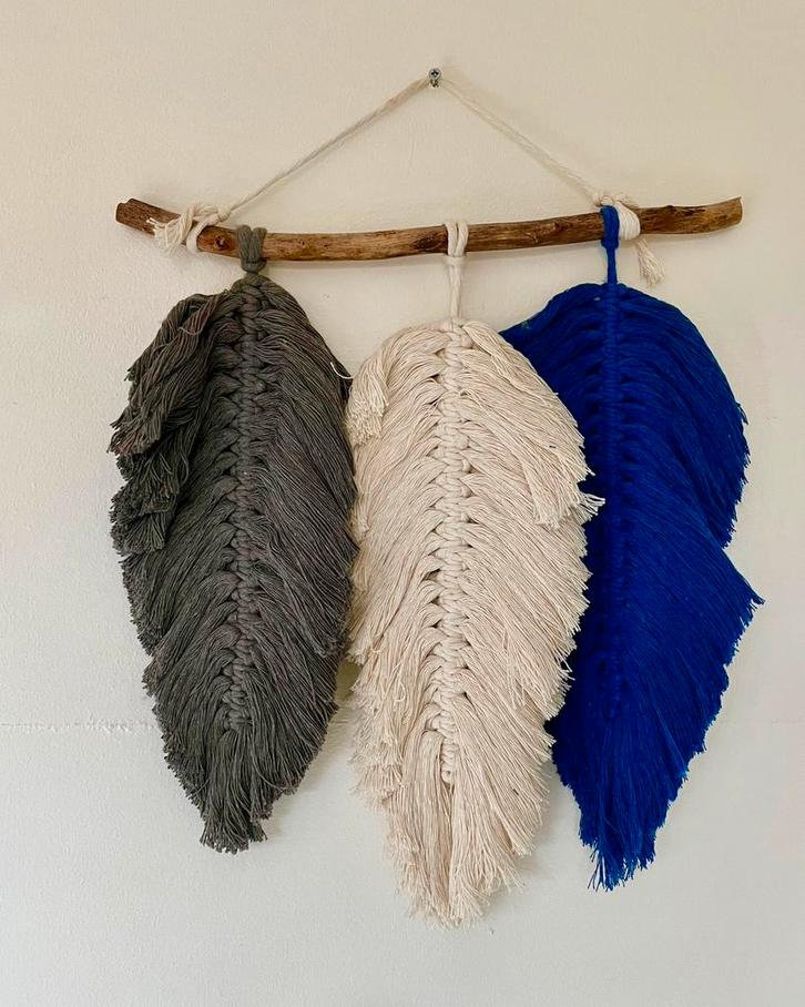 Boho macramé wandhanger met veren, Huis en Inrichting, Woonaccessoires | Wanddecoraties, Zo goed als nieuw, Ophalen of Verzenden
