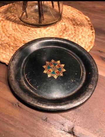 💝 Vintage antiek bordje bord metaal zwart goud beschikbaar voor biedingen