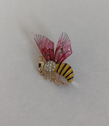 Elf bij broche beschikbaar voor biedingen