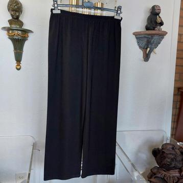 Broek in de maat 46/48. beschikbaar voor biedingen