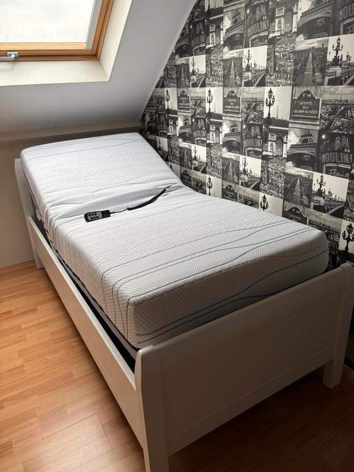 Electrische lattenbodem met matras en ombouw, Huis en Inrichting, Slaapkamer | Bedden, Zo goed als nieuw, Eenpersoons, 90 cm, Hout