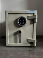 Zeer degelijke superstevige kleine Superkluis brandkast, Ophalen, Brandkast