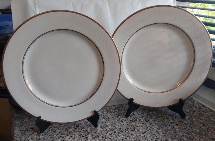 2 diner borden Christofle Messidor 31 cm, Huis en Inrichting, Keuken | Servies, Zo goed als nieuw, Kop(pen) en/of Schotel(s), Overige stijlen