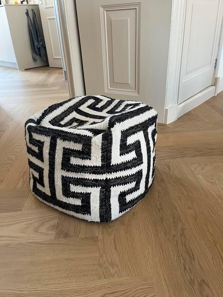 Poef, Huis en Inrichting, Banken | Voetenbanken en Poefen, Zo goed als nieuw, Minder dan 50 cm, Minder dan 50 cm, Vierkant, Overige materialen