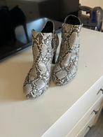 Tamaris Enkellaarsjes Slangenprint Maat 39, Ophalen of Verzenden, Zo goed als nieuw, Grijs, Lage of Enkellaarzen