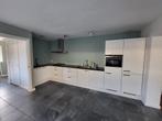 Hoogglans witte hoekkeuken met inbouwapparatuur, Huis en Inrichting, Keuken | Complete keukens, Ophalen, Gebruikt, Wit, Hoekkeuken