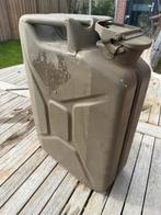 Legergroene Jerrycan, Ophalen