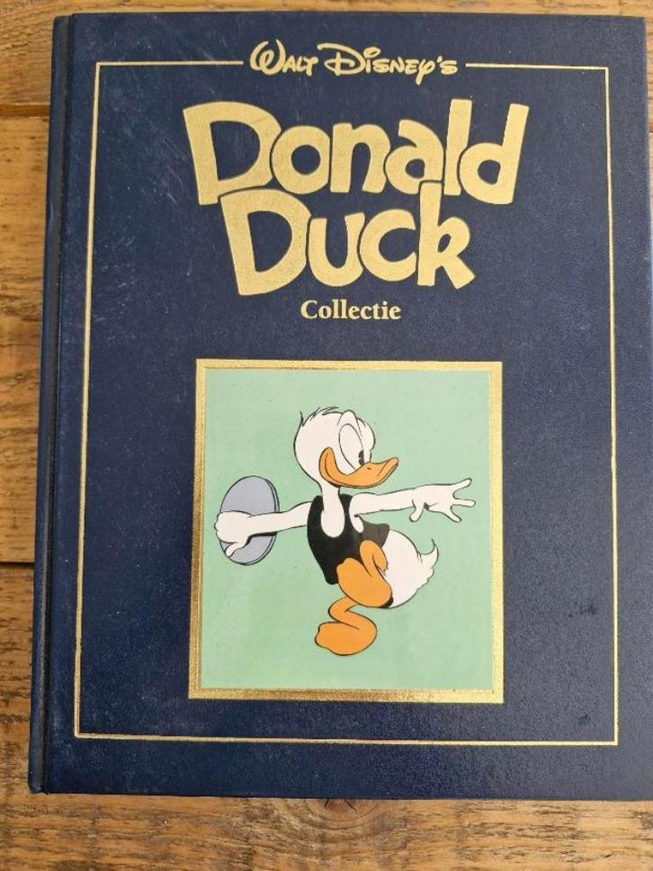 Donald Duck Collectie 4 delen in 1 boek, Boeken, Stripboeken, Zo goed als nieuw, Eén stripboek, Ophalen of Verzenden