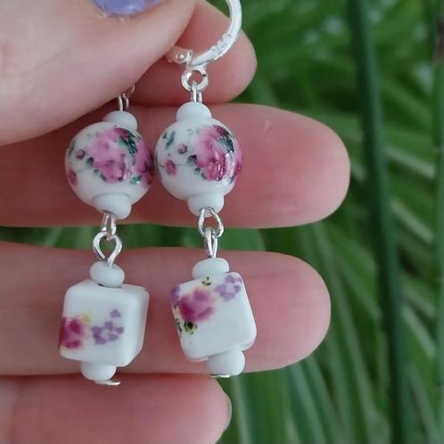 Keramieke kraal oorbellen, verzilverde oorhaakjes #3916, Sieraden, Tassen en Uiterlijk, Oorbellen, Zo goed als nieuw, Overige materialen