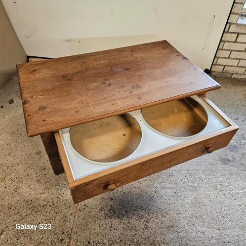 Antieke houten tafel met lade voor waskommen, Antiek en Kunst, Antiek | Meubels | Tafels, Ophalen