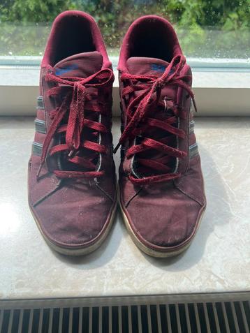 Adidas Sneakers 42/43 beschikbaar voor biedingen