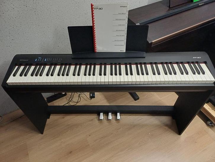 Roland FP-30 – In fabrieksnieuwstaat!, Muziek en Instrumenten, Piano's, Zo goed als nieuw, Piano, Zwart, Digitaal, Ophalen of Verzenden